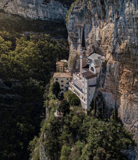 位於義大利維羅那的Santuario Madonna della Corona...