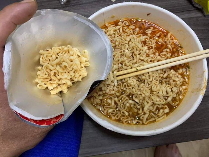 有誰也都這樣吃泡麵的？...