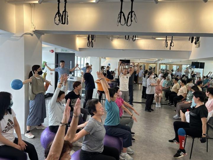 「新中年學堂」開學了 ......