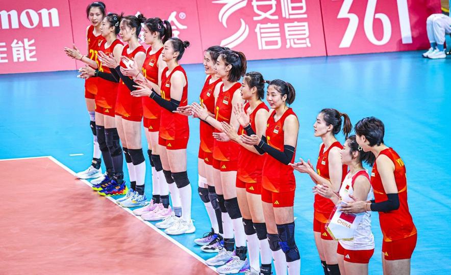 八強賽 中國 對韓國 3:0 (25-12 25-21 25-16)...