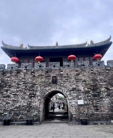 唔會錯過大鵬古城，慢慢行大約1-2小時...