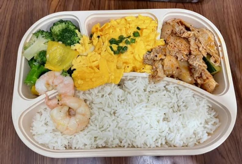 三餸飯$53 .......