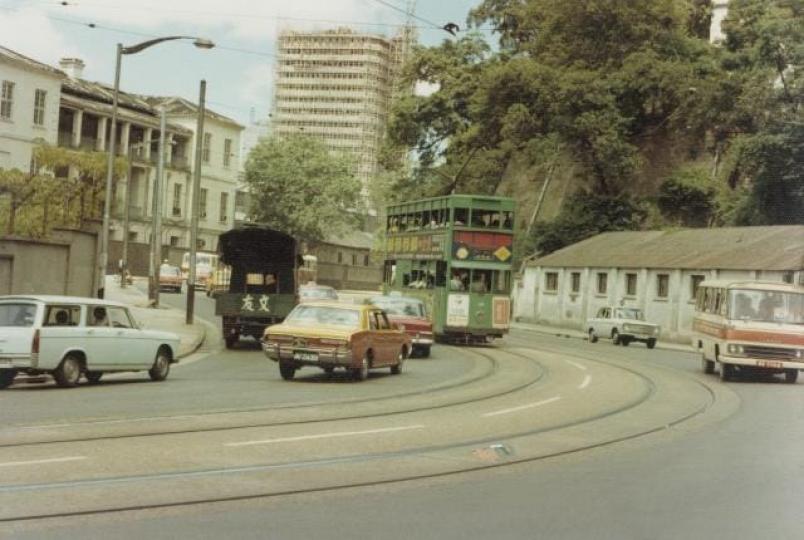 60年代末至70年代初的金鐘道，那時電車要走少灣位...