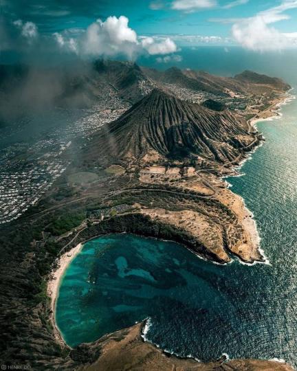 夏威夷的恐龍灣是知名的浮潛勝地...