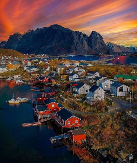 有「挪威最美漁村」之稱的雷訥...