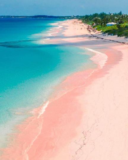 秘境小島藏著浪漫粉紅漸層沙灘...