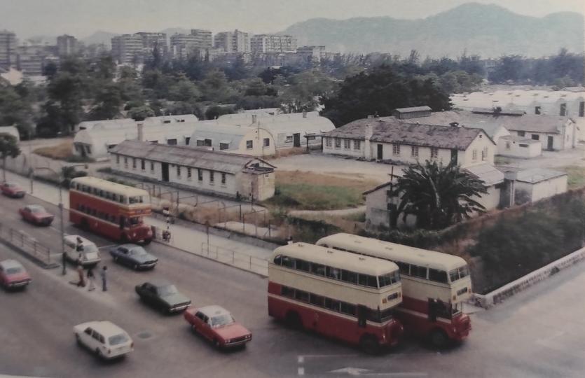 1977年 長沙灣東京街 ● 軍營...