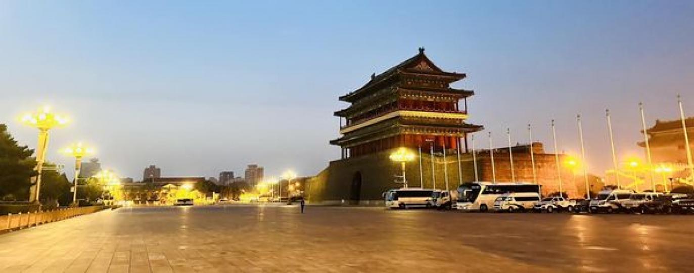 晨曦的天安門廣場.........
