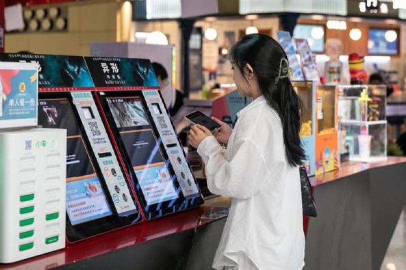 2024年中國電影總票房破400億...