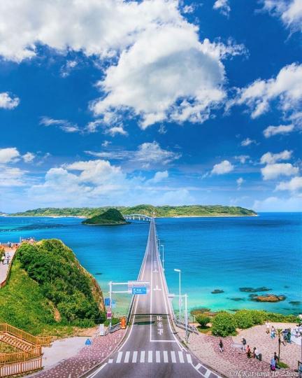 筆直公路延伸進湛藍海面
💙眼前大片藍海就像置身天堂...