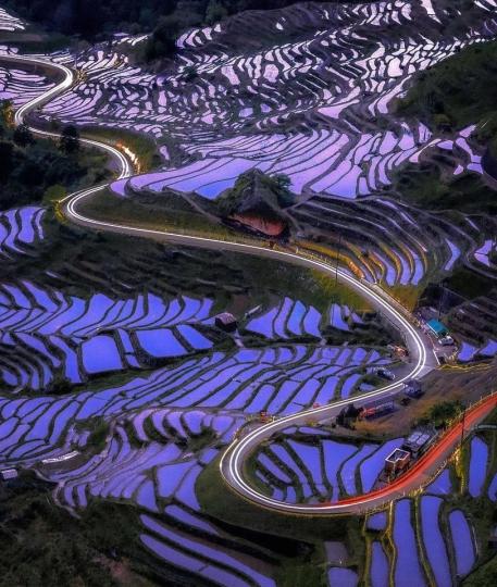 水田層層堆疊「千枚田」...