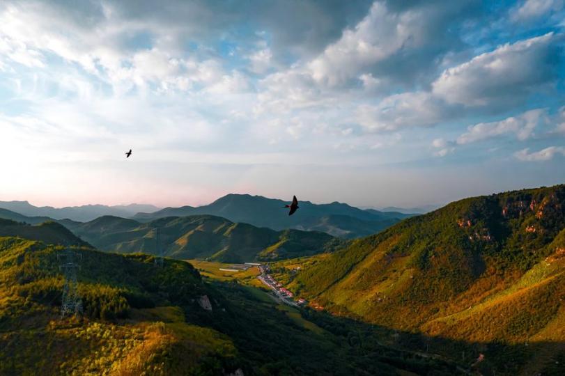 賽馬天鍋古洞景區以洞為主體，融山、水、洞、泉、湖於一體...