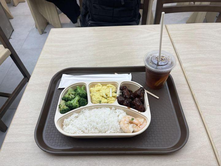 三餸飯$53.......