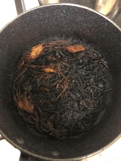 在家吃暗黑料理會不會反而更危險...