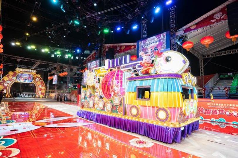 澳門農曆新年花車匯演......