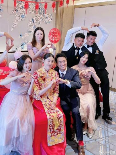 恭喜 ！劉曉彤結婚！.......
