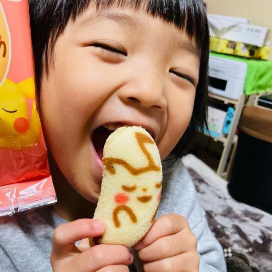 QQ皮卡丘變成香蕉蛋糕啦！...
