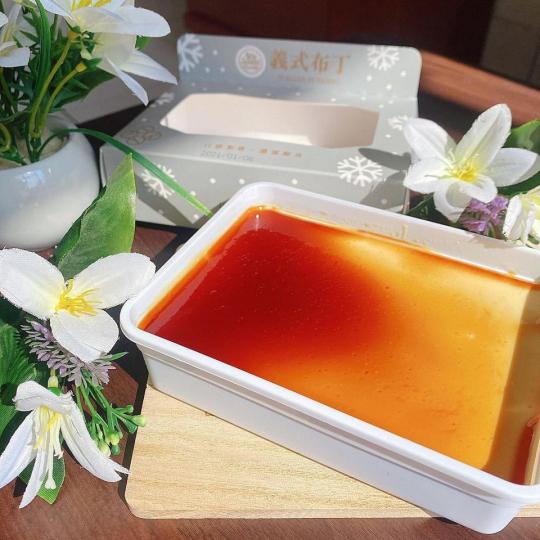 綿密扎實的Q彈布丁，不僅吃起來像乳酪蛋糕，上面一層焦糖還超濃郁！全聯甜點再次發威...
