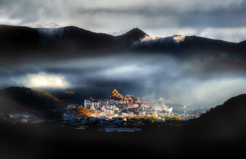 【神靈的棲地 松贊林寺】視覺中國╱圖...