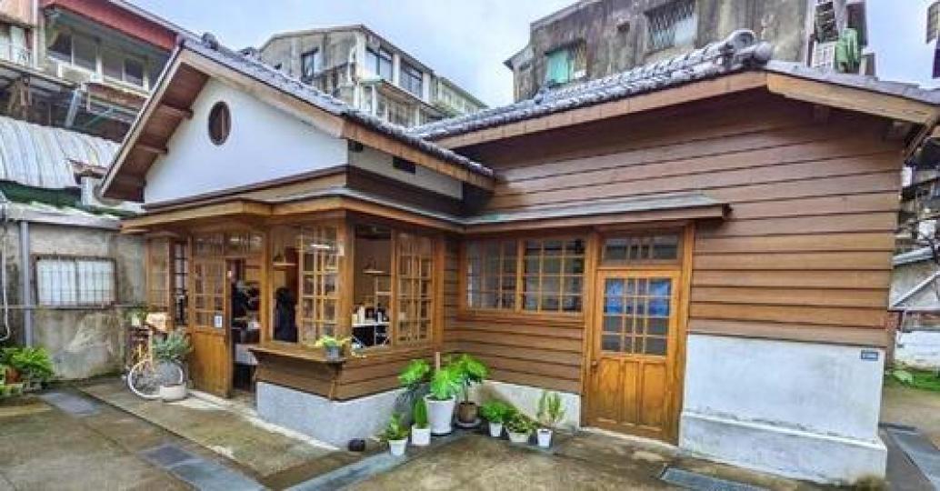 木造小屋太療癒～餐點也讓人食指大動...