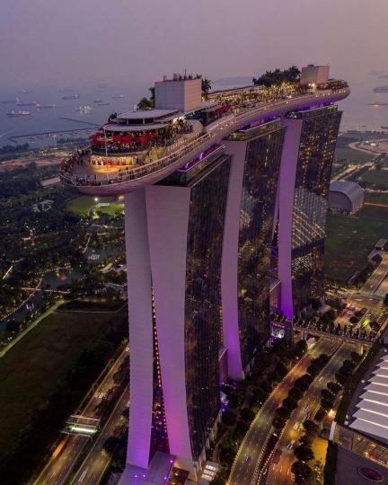 知名的新加坡「濱海灣金沙酒店」...