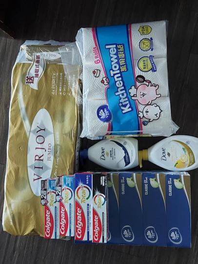 買4支牙膏，禮物多到拎唔到...