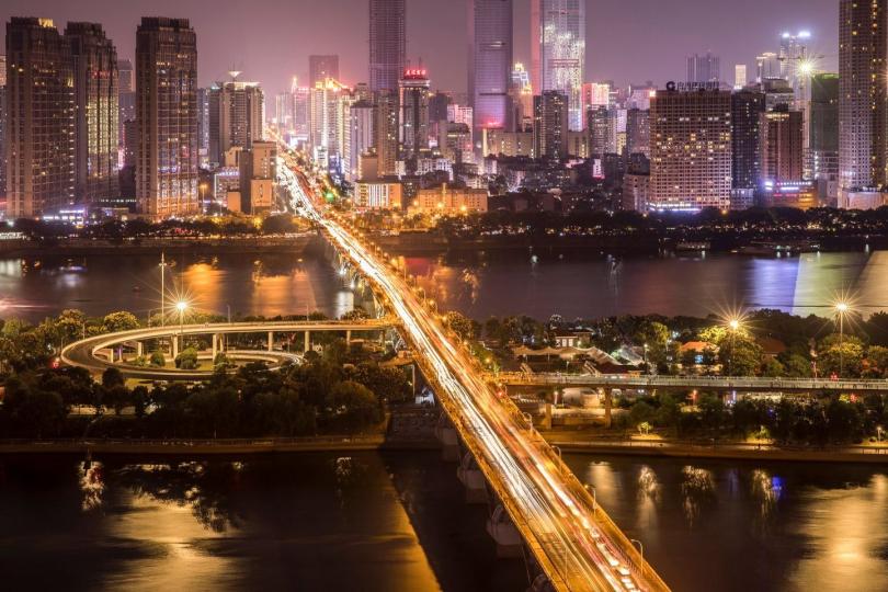 橘子洲大橋夜景 寇善勤╱圖...