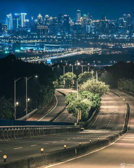 夜晚的台74線，一眼望去的城市夜景，完全很有浪漫的意味...