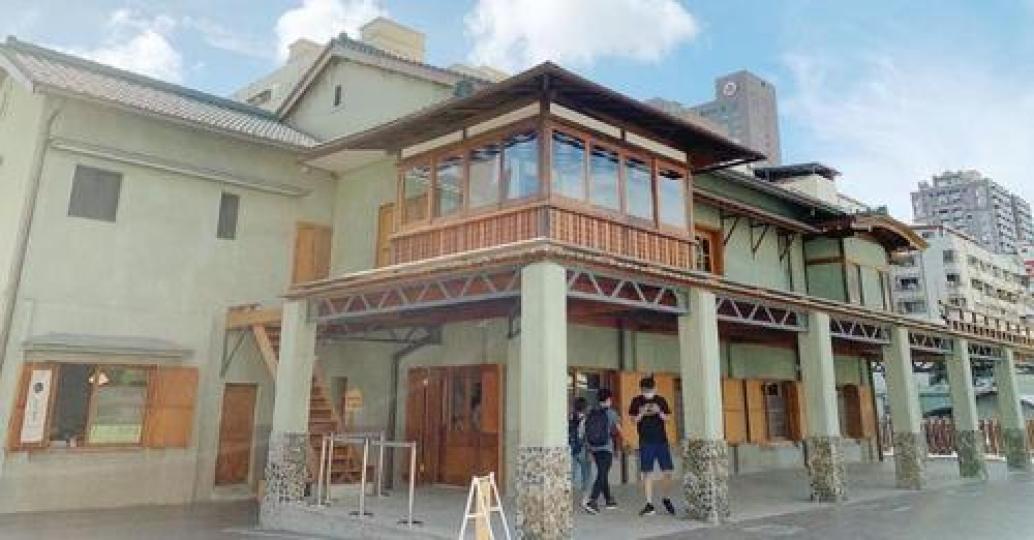 從日治時期保留到現在的優雅古蹟
9絕美金色海灣就在台灣...
