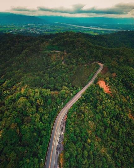 光豐公路的縱谷美景，一片山林田園超壯觀...