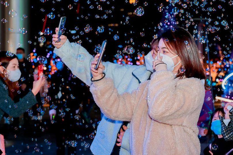 China has seen about 52.7 million domestic tourist visits during the three-day New Year holiday and ... China has seen about 52.7 million domestic tourist visits during the three-day New Year holiday and ...