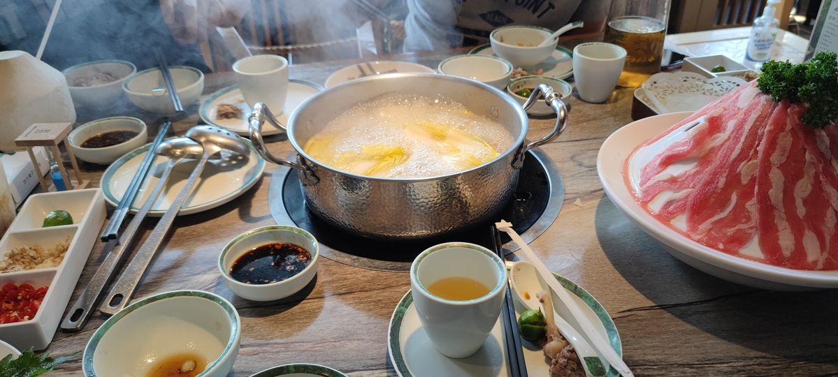 四季椰林
😋椰子雞加煲仔飯...