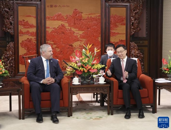 中洪建交契合時代大勢，符合兩國和兩國人民根本利益...