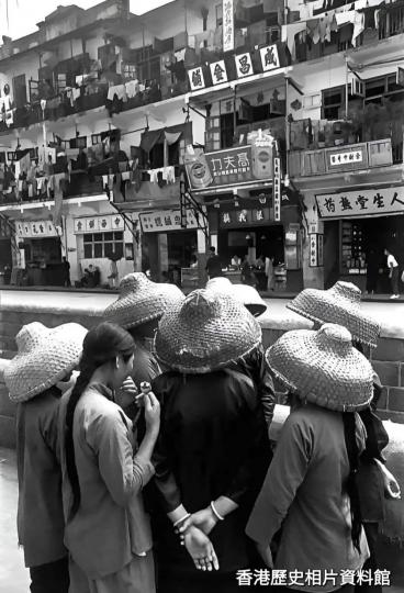 六十年代 仲見到明渠的香港仔大道...