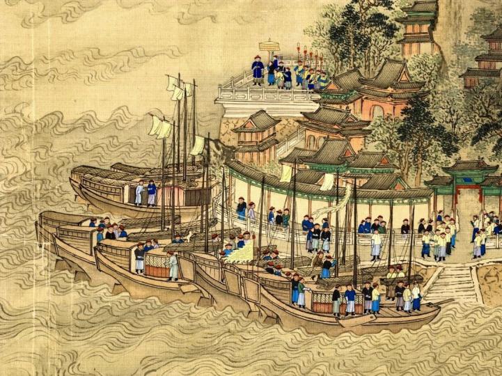 【康熙在哪裡?】
據考,《康熙南巡圖》第六卷描繪的是康熙南巡隊伍從瓜洲渡長江,船泊江中金山寺駐蹕,再經鎮江府、丹陽到常州,歷時三日,行程約150公里。巡幸路線及沿途的風景名勝、風土民情都在長卷中生動描... 【康熙在哪裡?】
據考,《康熙南巡圖》第六卷描繪的是康熙南巡隊伍從瓜洲渡長江,船泊江中金山寺駐蹕,再經鎮江府、丹陽到常州,歷時三日,行程約150公里。巡幸路線及沿途的風景名勝、風土民情都在長卷中生動描...