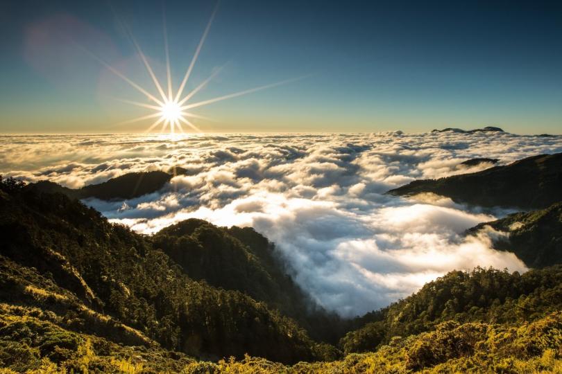 合歡山上的雲海壯觀無比...