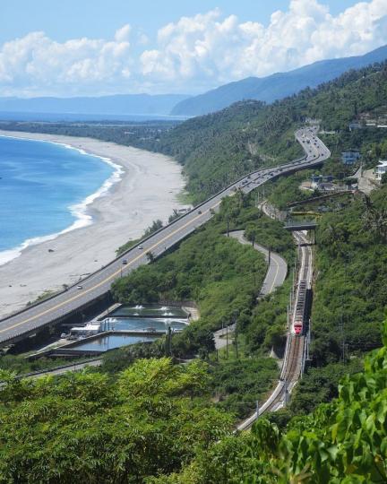 太麻里的沿海空拍景宛如仙境...