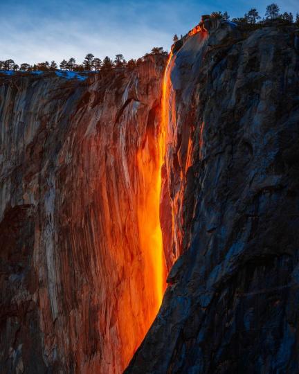 優勝美地每年二月底有機會看到「火焰瀑布」景觀...