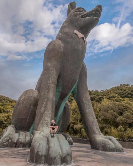 30公尺高的「巨型黑狗狗雕像」就在台灣...