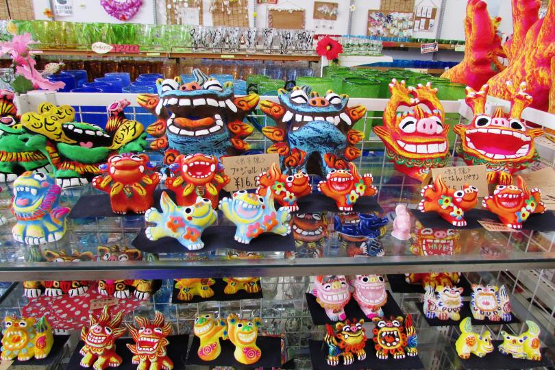 沖繩手信街、五光十色、非常奪目、一於買買買。。。。。。...