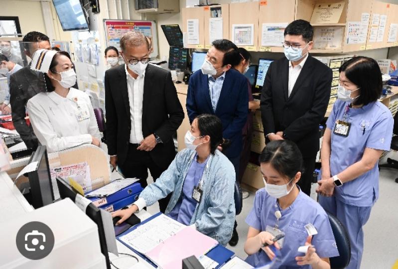 盧寵茂視察藍田母嬰
健康院及學生健康服務中心...