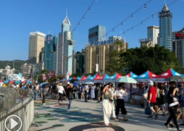 灣仔市集檔主稱生
意較預期好,市民冀
多辦平民化夜市....