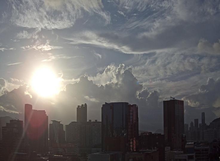 今早的天空風起雲湧！...