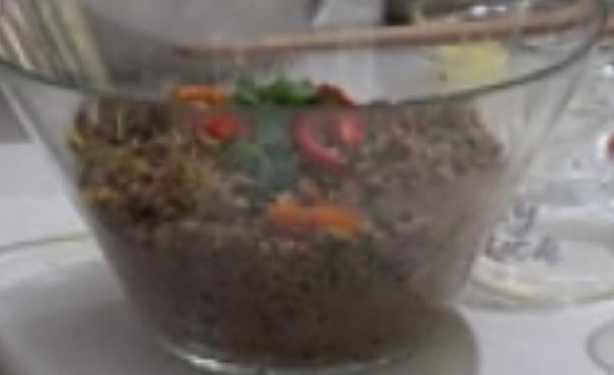 家常素菜
螞蟻上樹是一道中國川菜,也就是肉末炒粉絲,用辣豆瓣醬調味。 菜名源於肉末沾在粉絲上,看上去如螞蟻在樹枝上爬。昨天網課學的是素菜版本螞蟻上樹,用的肉是新豬肉。... 家常素菜
螞蟻上樹是一道中國川菜,也就是肉末炒粉絲,用辣豆瓣醬調味。 菜名源於肉末沾在粉絲上,看上去如螞蟻在樹枝上爬。昨天網課學的是素菜版本螞蟻上樹,用的肉是新豬肉。...