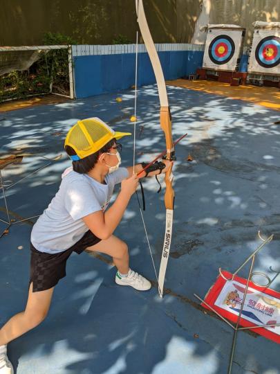 小箭手

射箭是體育運動的一種。即作弓的彈力將箭射出，以比賽射准或射遠的運動，是手眼協調和專注的運動訓練。...