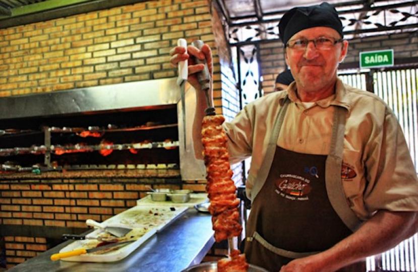 巴西烤肉
巴西烤肉世界馳名, 話雖如此,但亞洲遊客認為正宗的巴西烤肉很硬！...