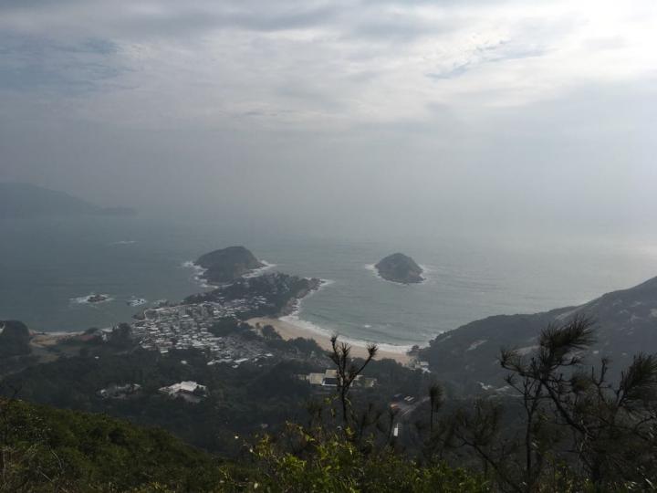 大風坳
大風坳位於香港島東部大潭以北、鰂魚涌以南，畢拿山與柏架山之間。該坳有柏架山道途經，也是港島徑第五段及第六段的交接處，大風坳作為兩段港島徑的交接處，設有洗手間、遊樂設施和燒烤場、涼亭等郊野設施，...