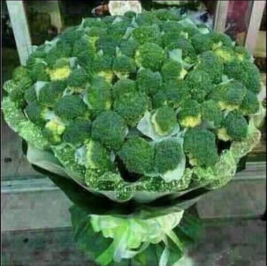 一笑置之
網友説十四西蘭花束常花束，十五當菜炒。...