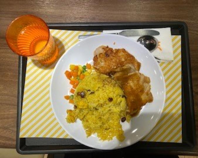 摩囉雞飯

摩囉雞飯這名稱吸引我試試，味道不錯。...