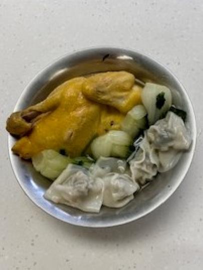 上海砂鍋雲吞雞
今天烹飪班學煮上海砂鍋雲吞雞,雲吞餡內免治豬肉人手琢,雞是浸熟,雞肉嫩滑,可惜沒有上枱砂鍋,美中不足。... 上海砂鍋雲吞雞
今天烹飪班學煮上海砂鍋雲吞雞,雲吞餡內免治豬肉人手琢,雞是浸熟,雞肉嫩滑,可惜沒有上枱砂鍋,美中不足。...